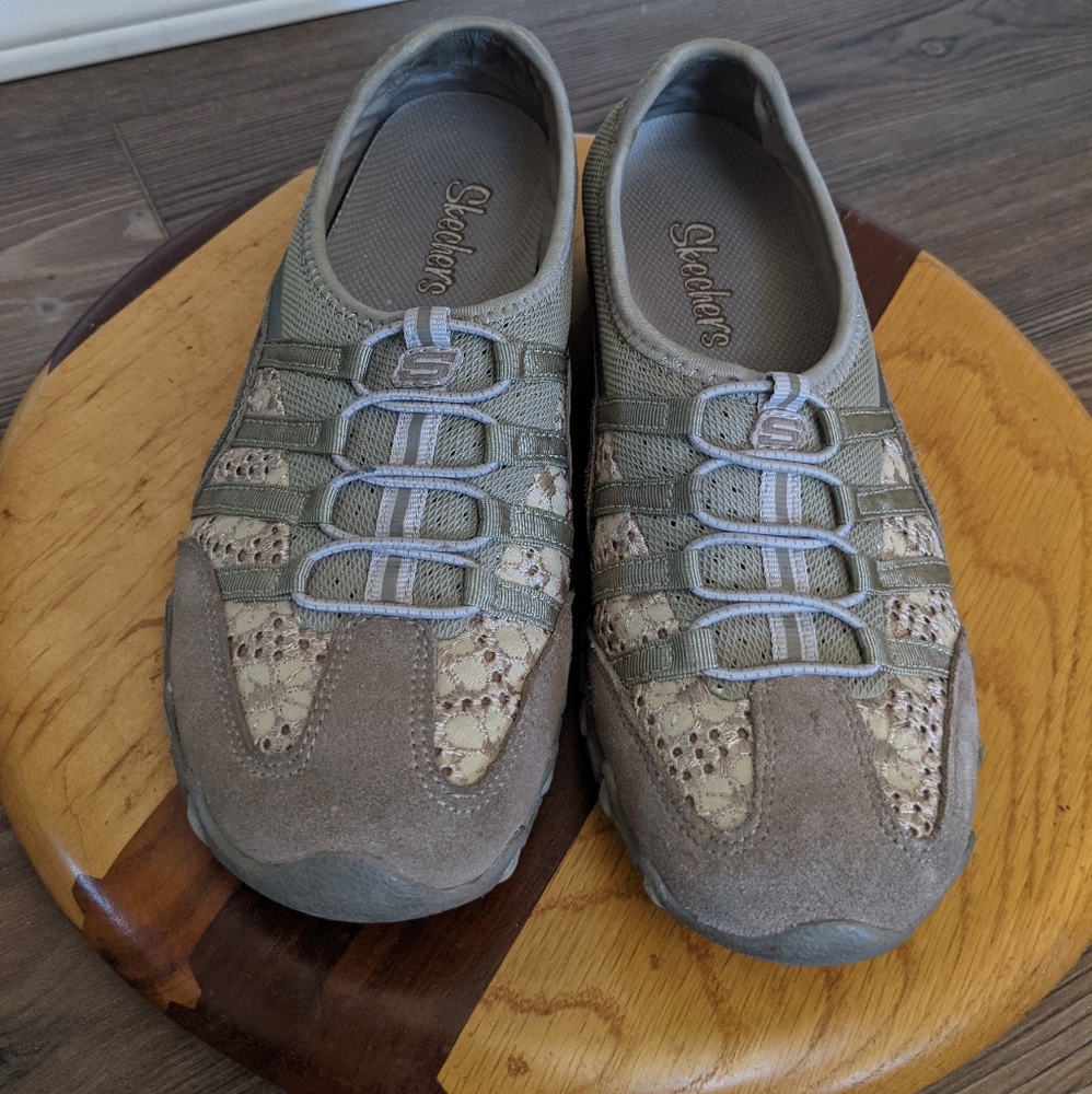 Skechers Slip on shoes, gray and silver size 6 1/2